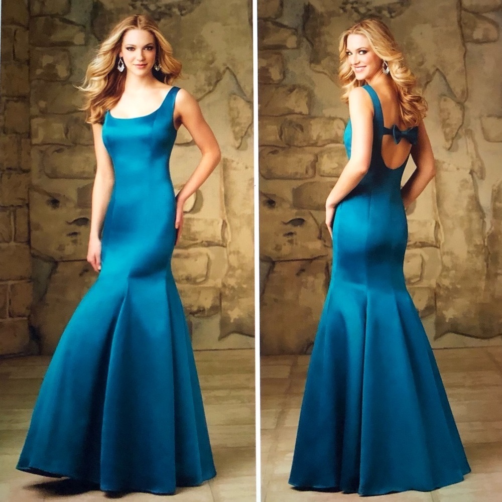 Morilee Madeline Gardner gown.
Perfect for prom or wedding.
NWT